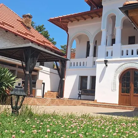 Conac Bistreanu Pensionat 4*