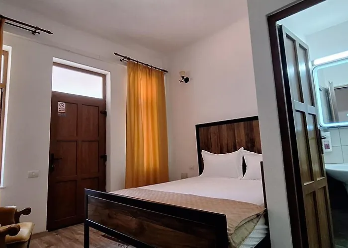 Conac Bistreanu בית הארחה אפורי סוד